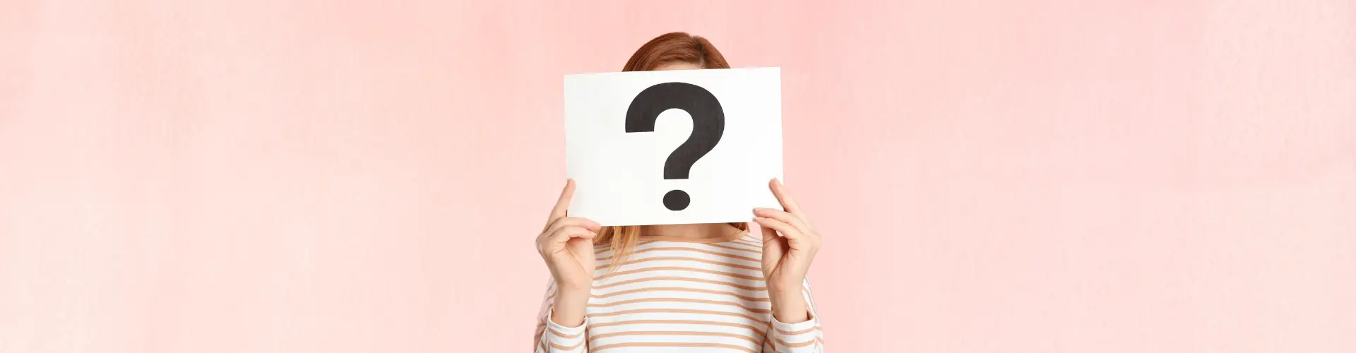 Schild mit einem Fragezeichen